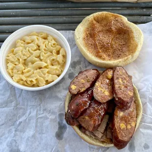 a sandwich and macaroni and cheese