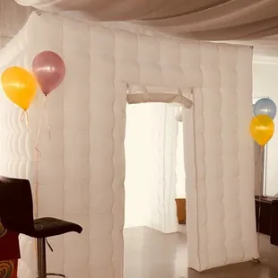 INFLATABLE PHOTO BOOTH