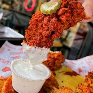 chicken wings and fried chicken, bbq wings, chicken wings, bbq chicken, poultry, fried chicken, chicken, fried chicken wings, food