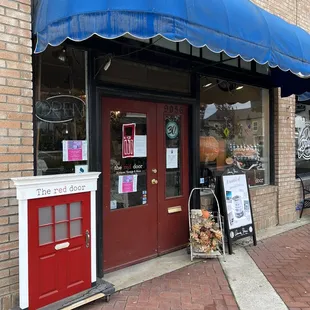 The entrance. Parking lot in the back.