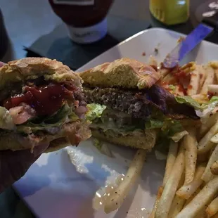 Bacon Cheeseburger ... very good!
