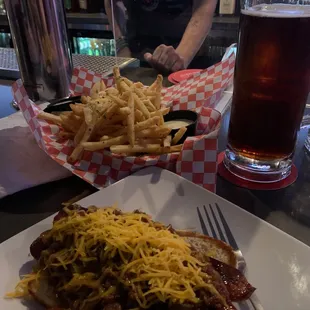 Chili cheese dogs, garlic fries and Shinerbock - DELISH!!!