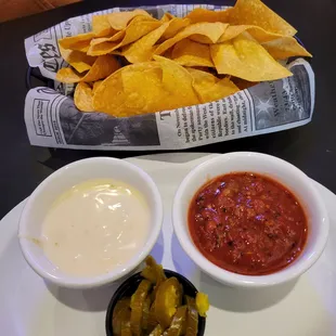 Chips &amp; salsa and queso