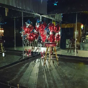 a bunch of red balloons