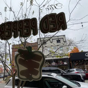 a sign for the red pepper deli