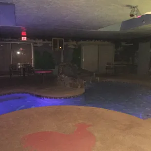 Indoor pool and jacuzzi