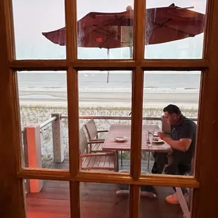 outside, pizza
