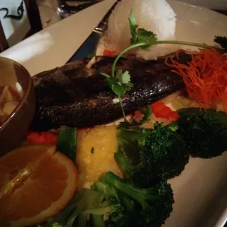 Plaa Pow Signature Dish