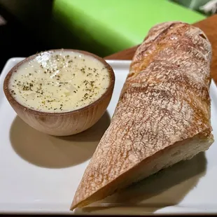 Side baguette with butter