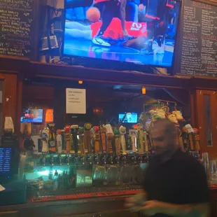 NBA basketball, local Uptown bar
