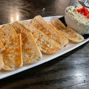 Spinach artichoke dip &amp; bread