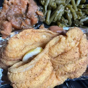 Fried flounder with string beans and yams