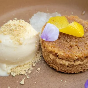 Honey tea cake and honey ice cream