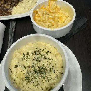 Smoked Gouda Grits and Mac and cheese