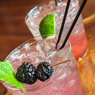 Bramble mocktail