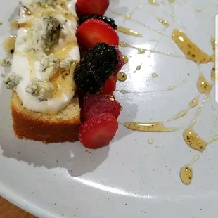 Black Pepper Pound Cake