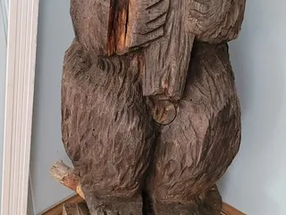 Beaver’s Den At Beaver Creek Bar & Grill