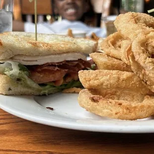 BLT with turkeys and onion rings