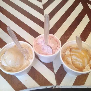 Caramel Vanilla Praline Ice Cream