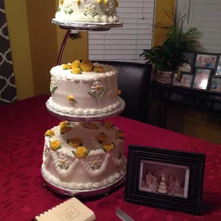 They did an amazing job re-making my parents wedding cake for their 40th anniversary!