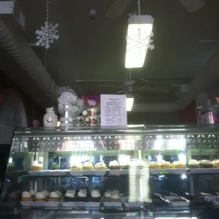 Making a stop for Cupcakes at THE RIBBON BOX with my Wife :)