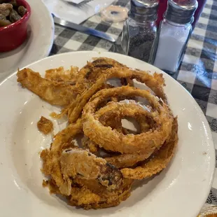 Onion rings / Horse radish sauce on side very tasty.