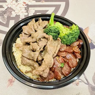 Special beef with preserved meat clay pot rice