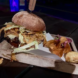 Garlic burger + Shoestring Fries