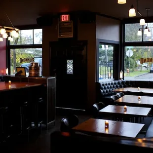 sushi and sashimi, interior