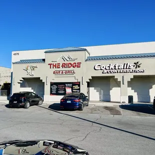 ramen and noodles, outside