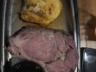 3 Friends Bar & Grill