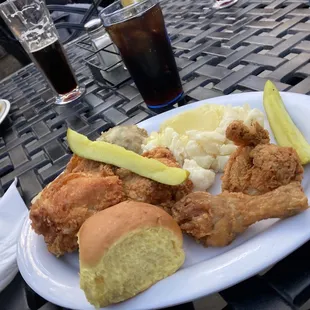 Sunday night chicken dinner...the outdoor patio garden seating is delightful
