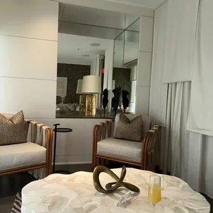 Gender specific Relaxation / waiting area outside of ladies locker room