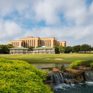 The Ritz-Carlton Dallas, Las Colinas