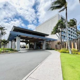 Front entrance and valet.