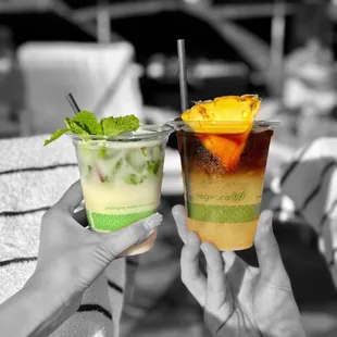 Drinks by the Pool | @whaevaeats