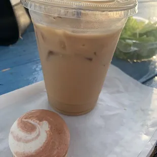 Kings Brew Coffee and B&amp;B Cinnamon Swirl Macron