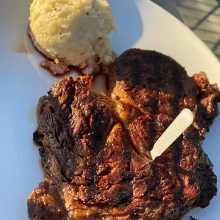 Ribeye with mashed potatoes