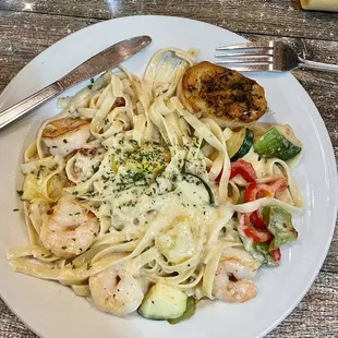 Fettuccine Alfredo with shrimp