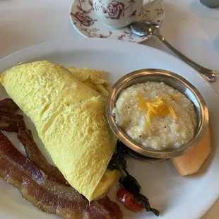 Veggie omelette with side of cheese grits