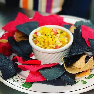 Mango salsa w/ chips
