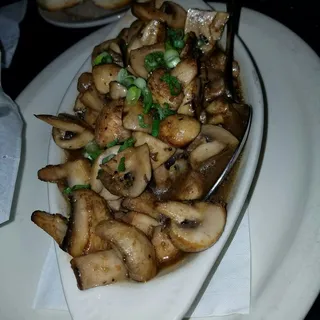 Sauteed Steakhouse Mushrooms