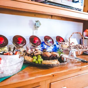 Complimentary 24 Hour snack bar and continental breakfast!