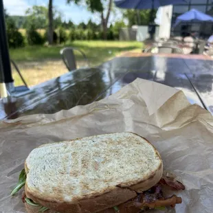 BLT