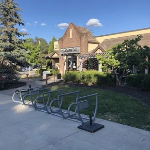 the outside of the restaurant