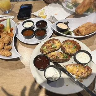 poultry, chicken wings and fried chicken, chicken wings, fried chicken wings, food, bbq wings, fried chicken, chicken, bbq chicken