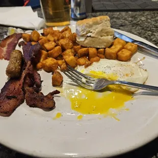 The classic breakfast with a classic fork and knife.