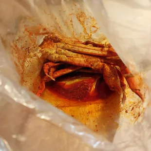 he crab and boiling pot