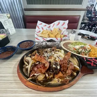 Steak Guanajuato - Great taste!! Approx a 10 oz steak with onions, mushrooms and Bacon  Everything's better with bacon.