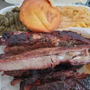 Ribs, mac &amp; green beans